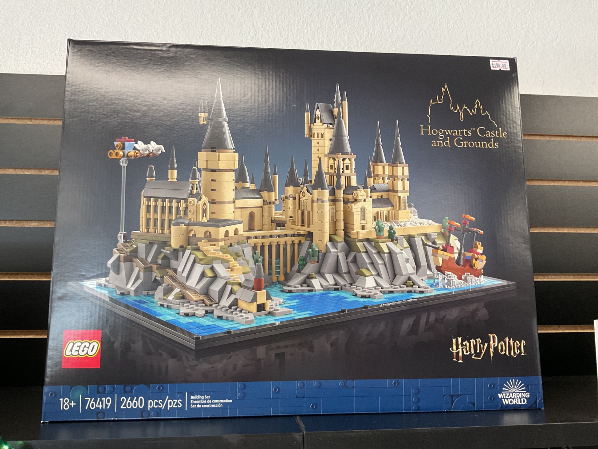 Lego Harry Potter Hogwarts Castle and Grounds – Small Town